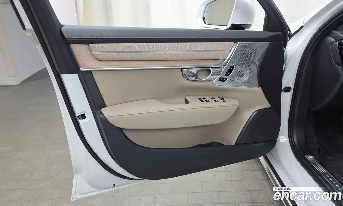Volvo S90 2025 2.0 автомат (гидро), фото 27