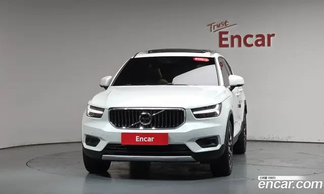 Volvo XC40 2020 2.0 автомат (гидро), миниатюра 2