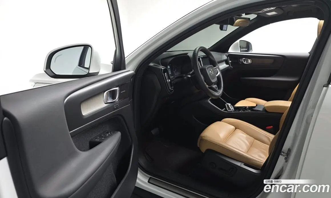 Volvo XC40 2020 2.0 автомат (гидро), фото 12