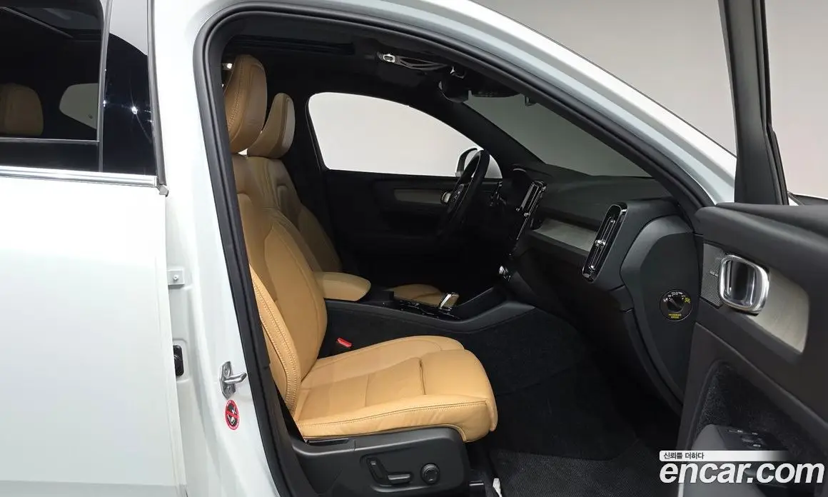 Volvo XC40 2020 2.0 автомат (гидро), фото 15