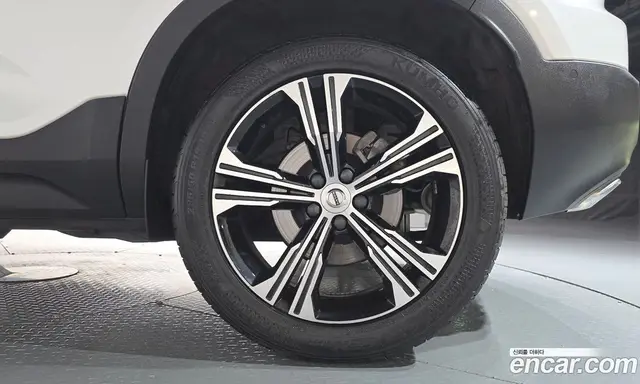 Volvo XC40 2020 2.0 автомат (гидро), миниатюра 6