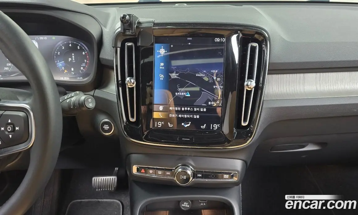 Volvo XC40 2021 2.0 автомат (гидро), фото 14