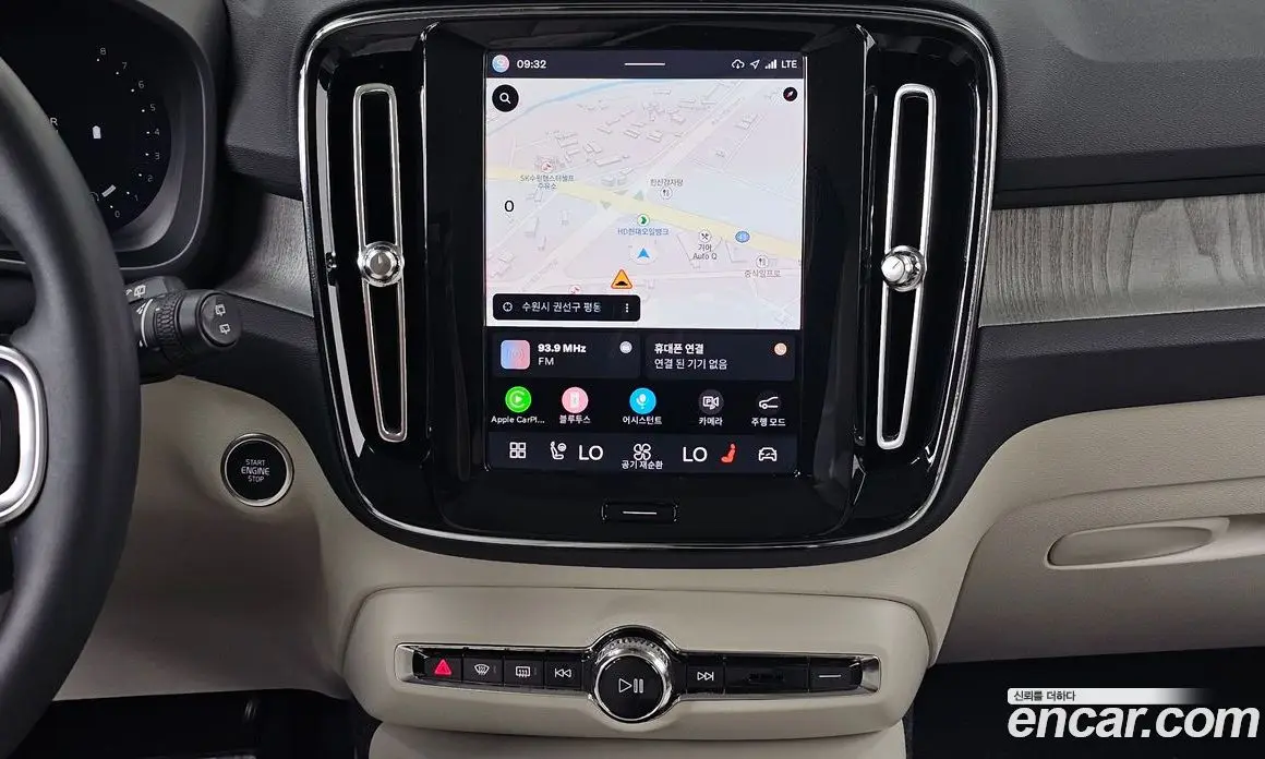 Volvo XC40 2025 2.0 автомат (гидро), фото 20