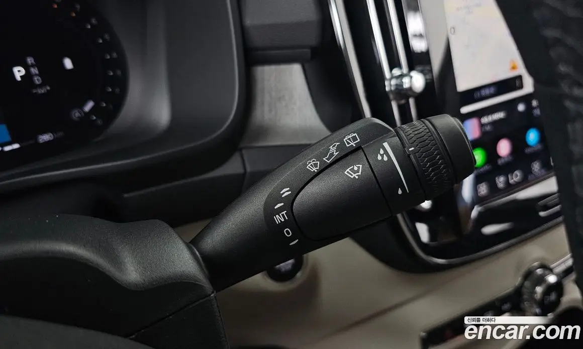 Volvo XC40 2025 2.0 автомат (гидро), фото 28