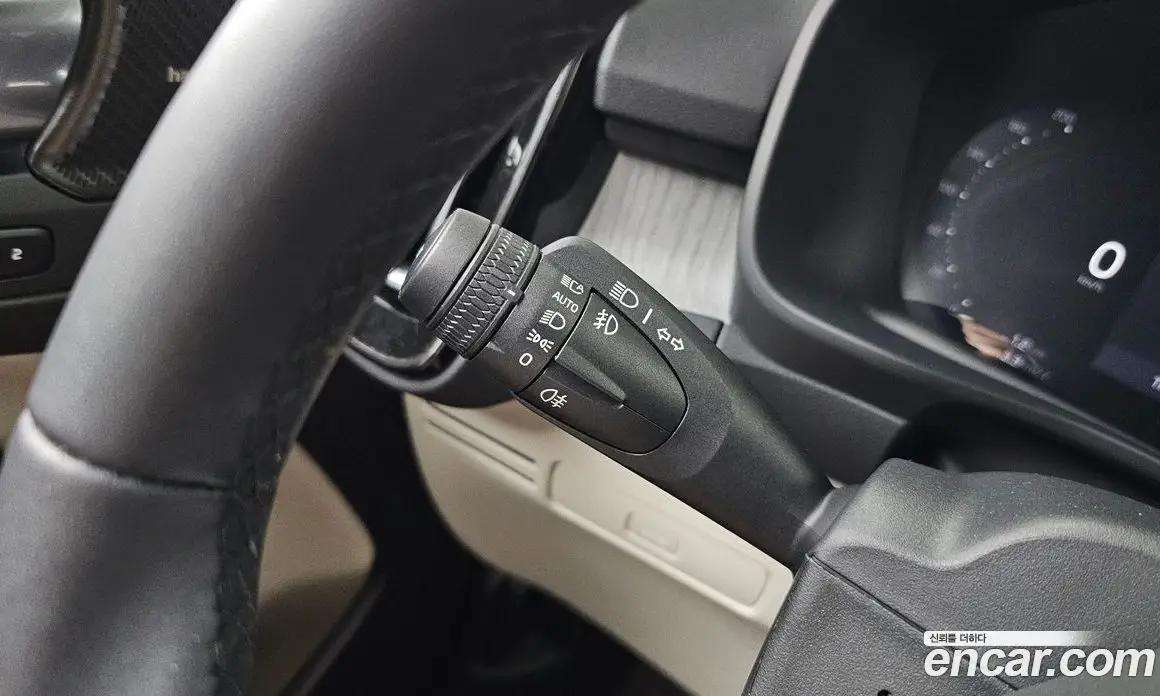 Volvo XC40 2025 2.0 автомат (гидро), фото 30