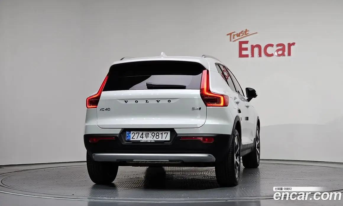 Volvo XC40 2025 2.0 автомат (гидро), фото 4