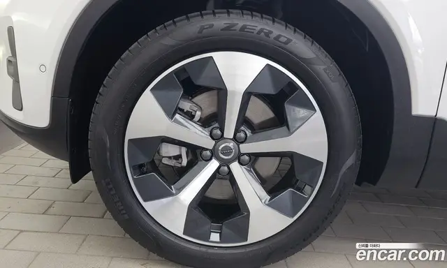 Volvo XC40 2025 2.0 автомат (гидро), миниатюра 7