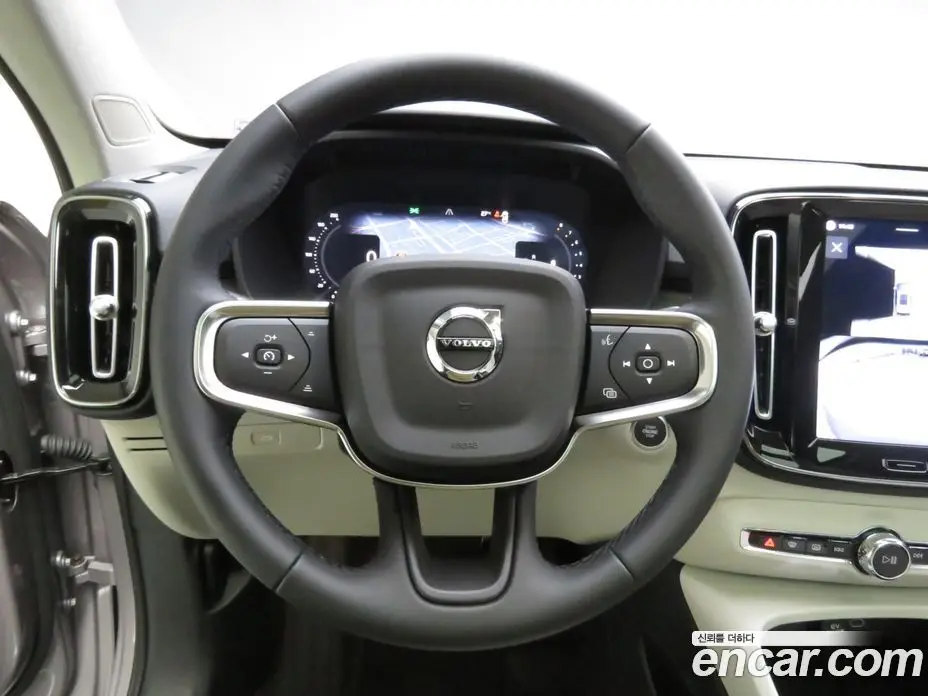 Volvo XC40 2026 2.0 автомат (гидро), фото 11