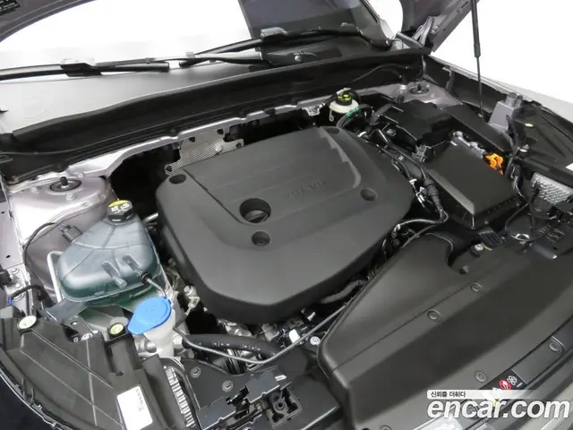 Volvo XC40 2026 2.0 автомат (гидро), миниатюра 6