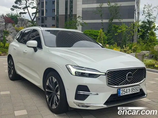 Volvo XC60 2026 2.0 автомат (гидро), миниатюра 2