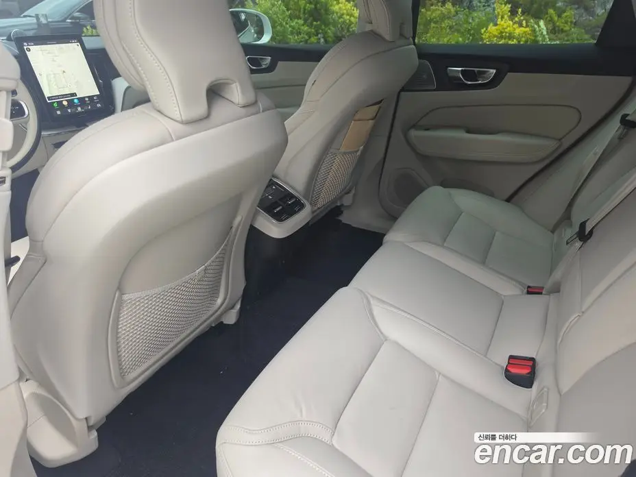 Volvo XC60 2026 2.0 автомат (гидро), фото 12