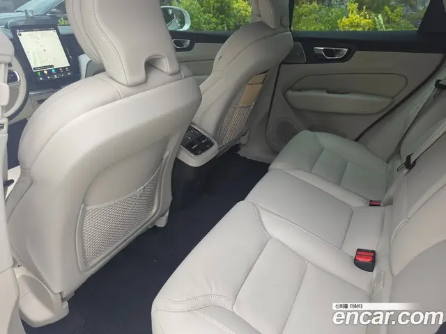 Volvo XC60 2026 2.0 автомат (гидро), миниатюра 12