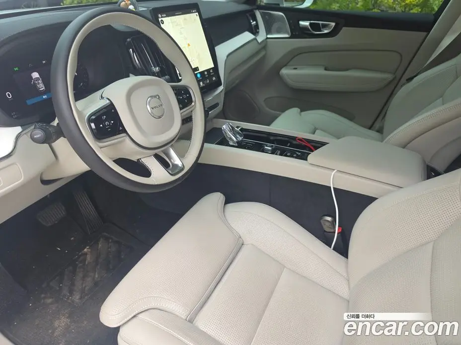 Volvo XC60 2026 2.0 автомат (гидро), фото 13
