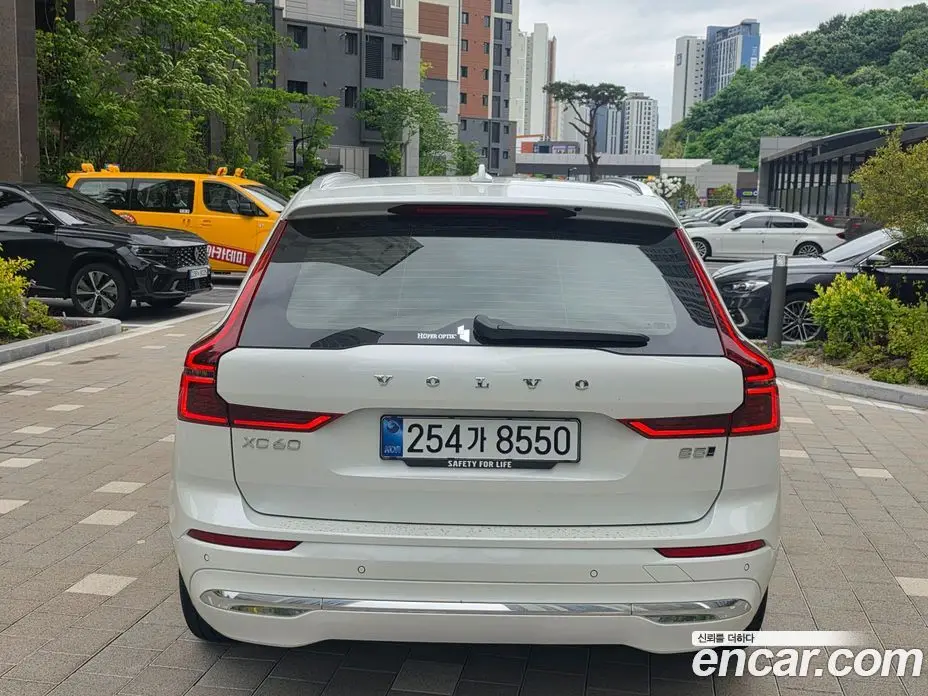 Volvo XC60 2026 2.0 автомат (гидро), фото 4