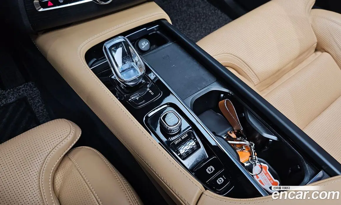 Volvo XC90 2021 2.0 автомат (гидро), фото 12
