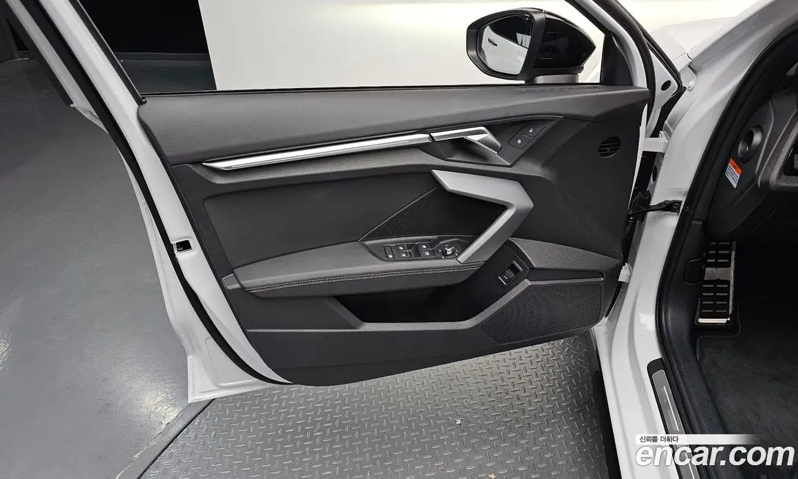 Audi A3 2025 2.0 автомат (гидро), фото 14