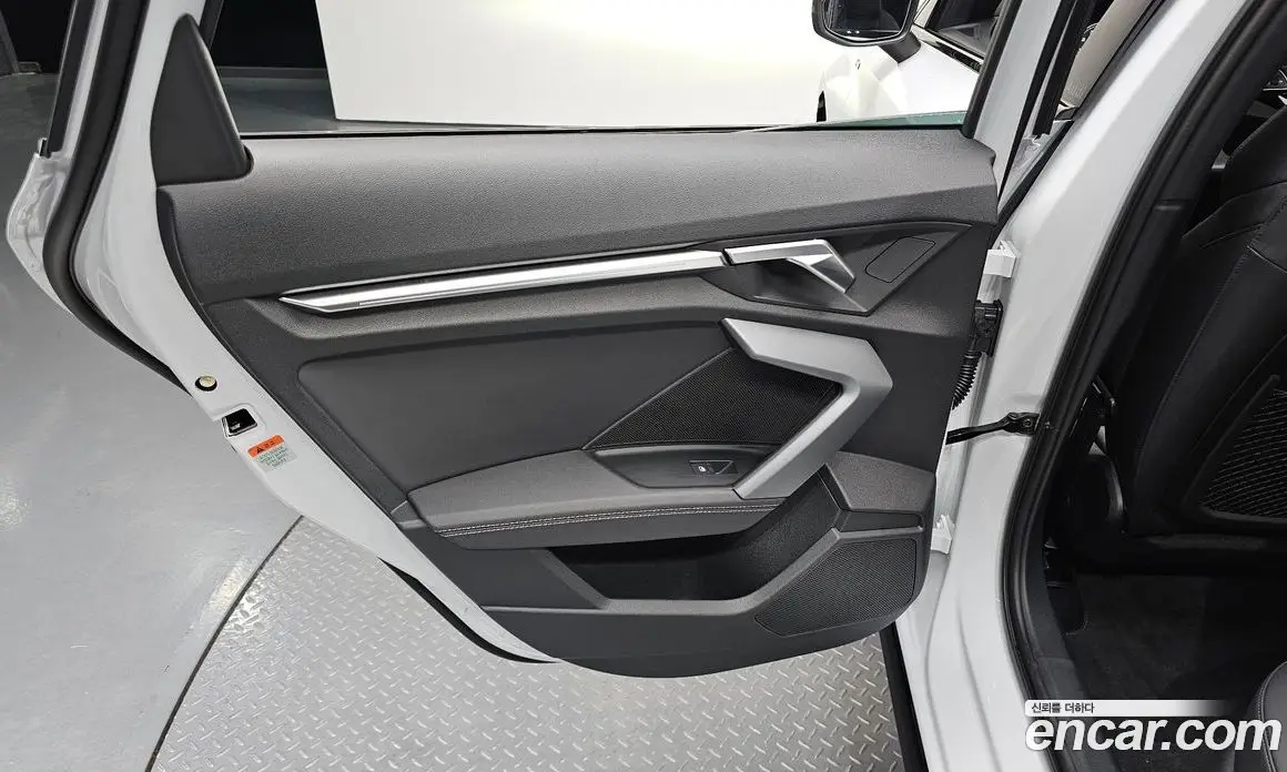 Audi A3 2025 2.0 автомат (гидро), фото 15