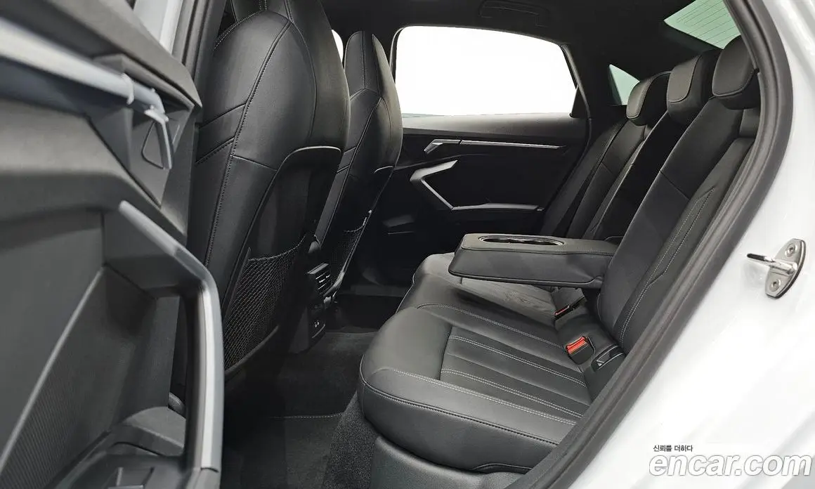 Audi A3 2025 2.0 автомат (гидро), фото 18