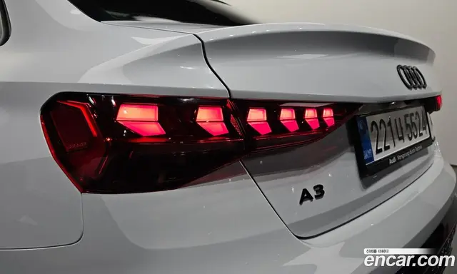 Audi A3 2025 2.0 автомат (гидро), миниатюра 9