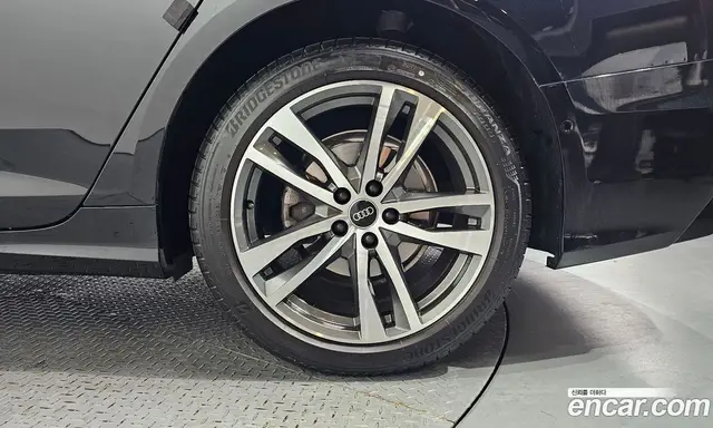 Audi A6 2022 2.0 автомат (гидро), миниатюра 7