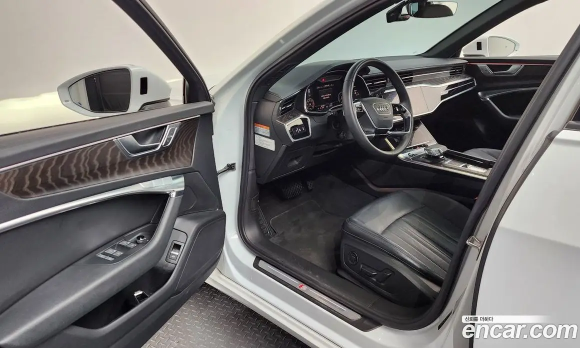 Audi A6 2023 2.0 автомат (гидро), фото 13