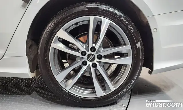 Audi A6 2023 2.0 автомат (гидро), миниатюра 7