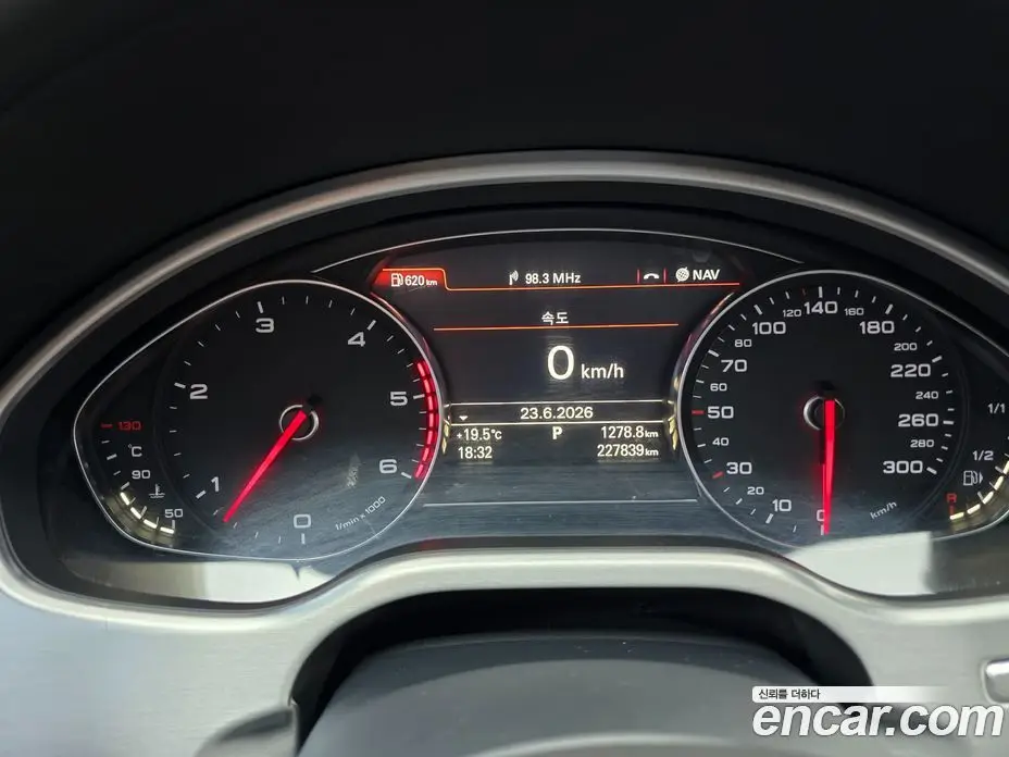 Audi A8 2012 4.1 автомат (гидро), фото 9