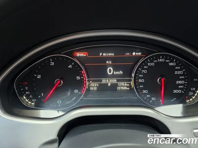 Audi A8 2012 4.1 автомат (гидро), миниатюра 9