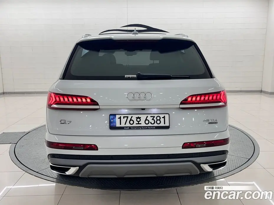Audi Q7 2022 3.0 автомат (гидро), фото 3