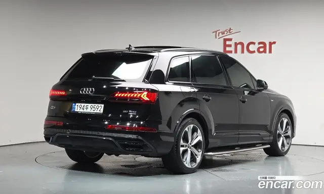 Audi Q7, 2022, 70 883 км