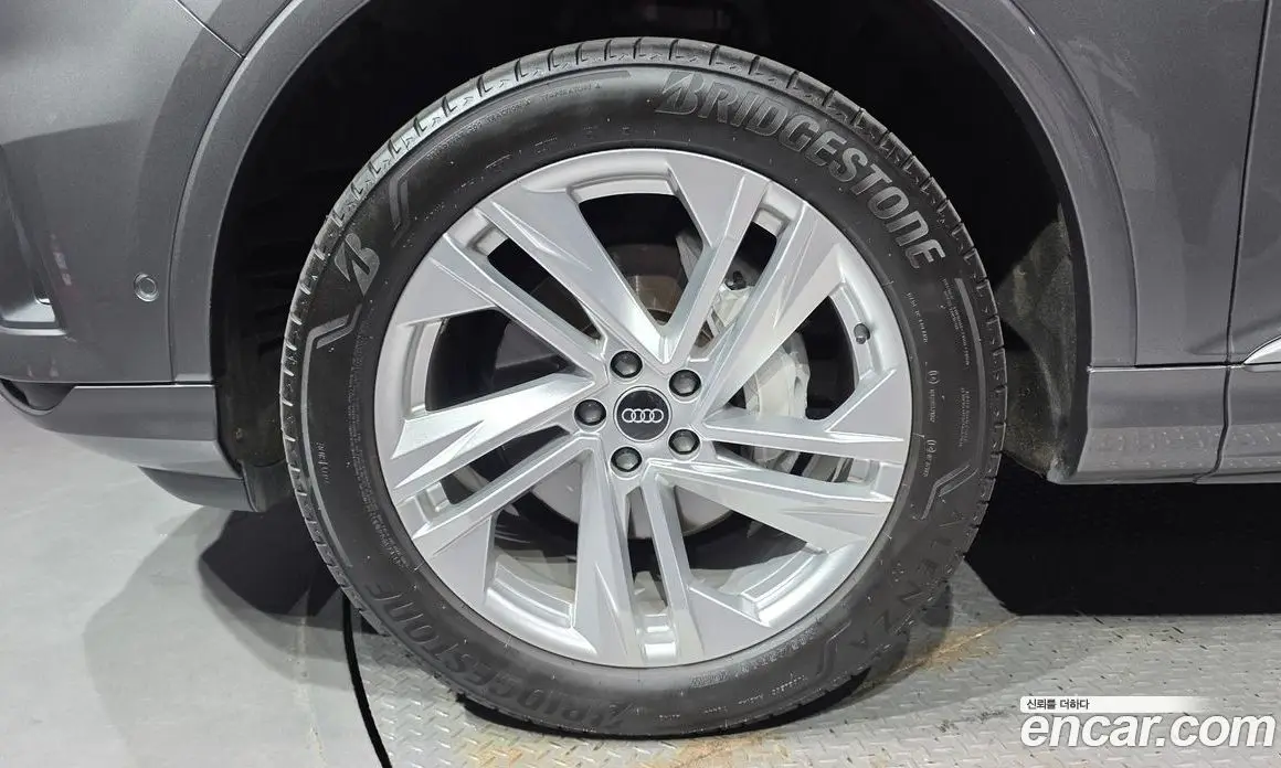Audi Q7 2023 3.0 автомат (гидро), фото 4