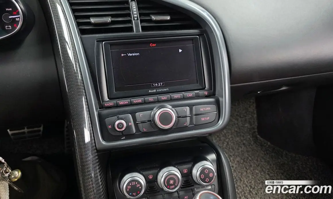 Audi R8 2010 5.2 автомат (гидро), фото 12