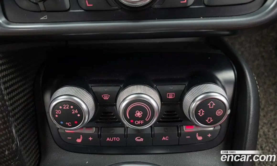 Audi R8 2010 5.2 автомат (гидро), фото 14