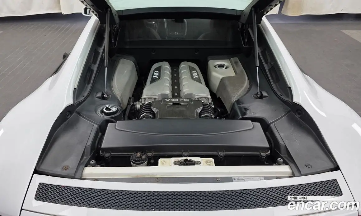 Audi R8 2010 5.2 автомат (гидро), фото 16
