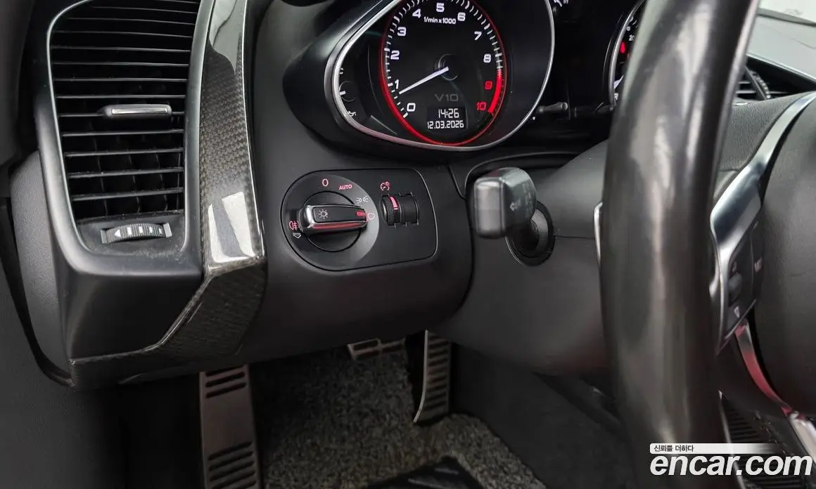 Audi R8 2010 5.2 автомат (гидро), фото 19