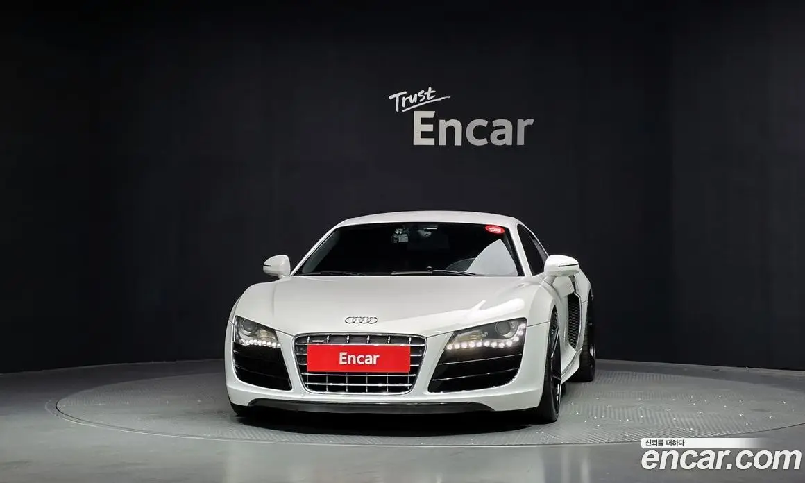 Audi R8 2010 5.2 автомат (гидро), фото 3