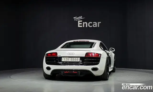 Audi R8 2010 5.2 автомат (гидро), миниатюра 4