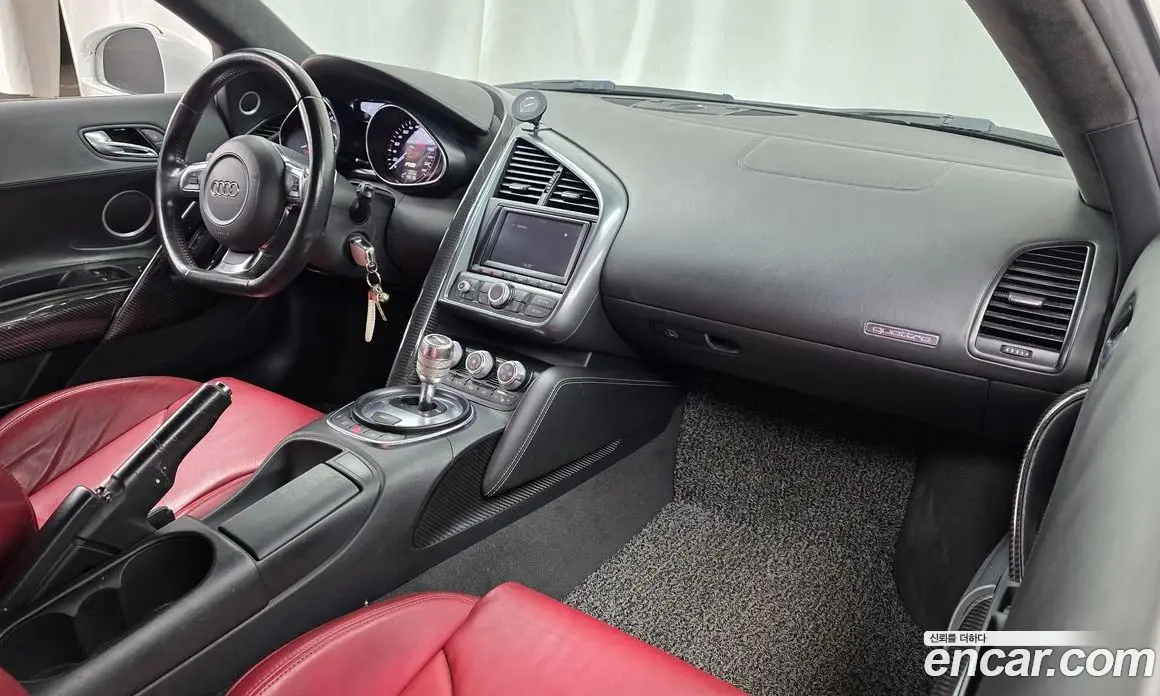 Audi R8 2010 5.2 автомат (гидро), фото 7