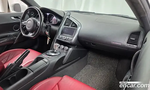 Audi R8 2010 5.2 автомат (гидро), миниатюра 7
