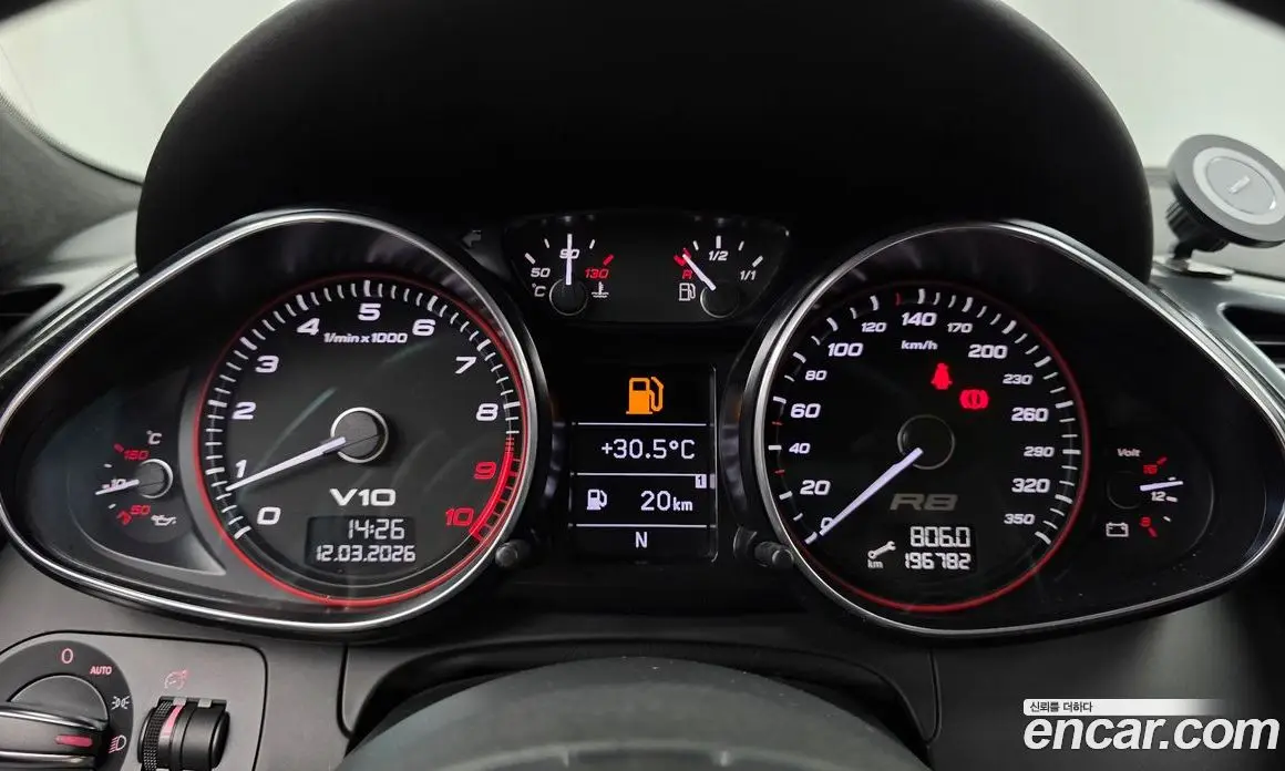 Audi R8 2010 5.2 автомат (гидро), фото 8