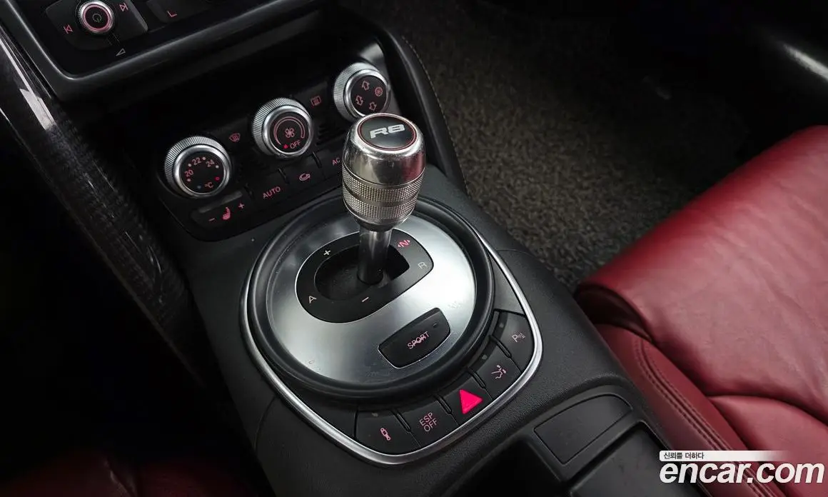 Audi R8 2010 5.2 автомат (гидро), фото 9