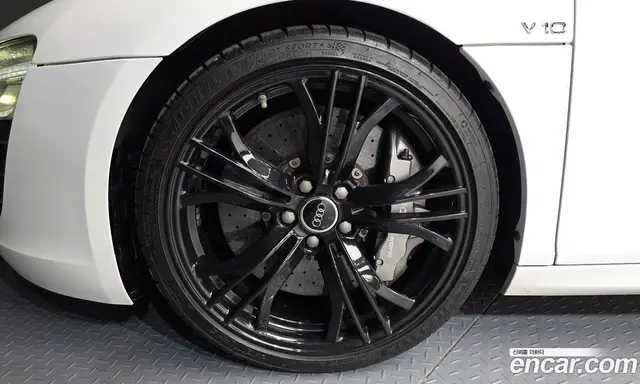 Audi R8 2015 5.2 автомат (гидро), миниатюра 5