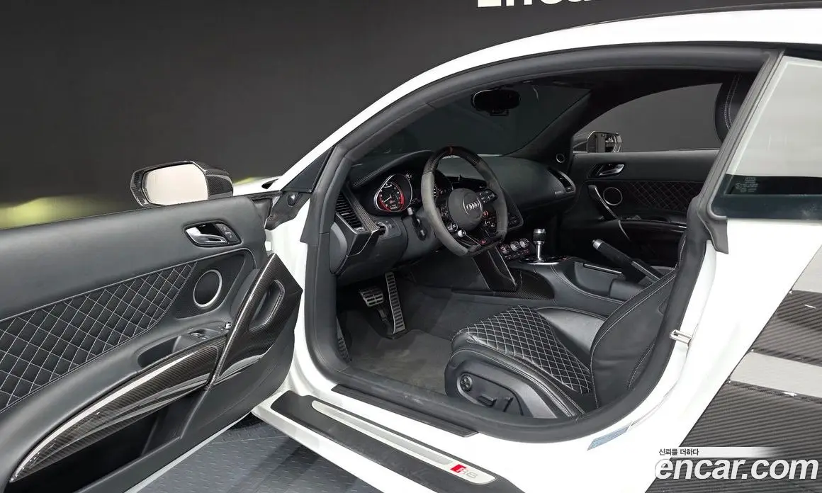 Audi R8 2015 5.2 автомат (гидро), фото 10
