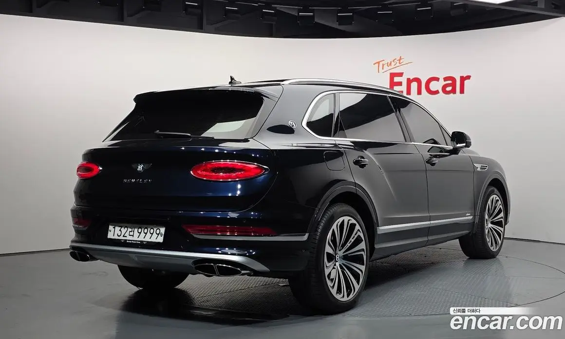 Bentley Bentayga 2025 4.0 автомат (гидро), фото 2 Bentley Bentayga 2025 4.0 автомат (гидро), фото 2