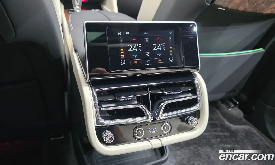 Bentley Bentayga 2025 4.0 автомат (гидро), фото 18 Bentley Bentayga 2025 4.0 автомат (гидро), фото 18