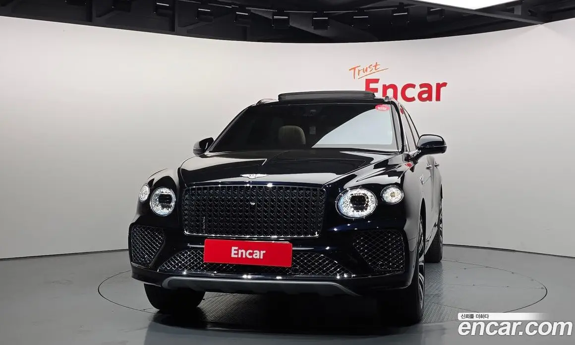 Bentley Bentayga 2025 4.0 автомат (гидро), фото 3 Bentley Bentayga 2025 4.0 автомат (гидро), фото 3