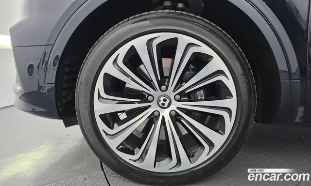 Bentley Bentayga 2025 4.0 автомат (гидро), миниатюра 5 Bentley Bentayga 2025 4.0 автомат (гидро), миниатюра 5