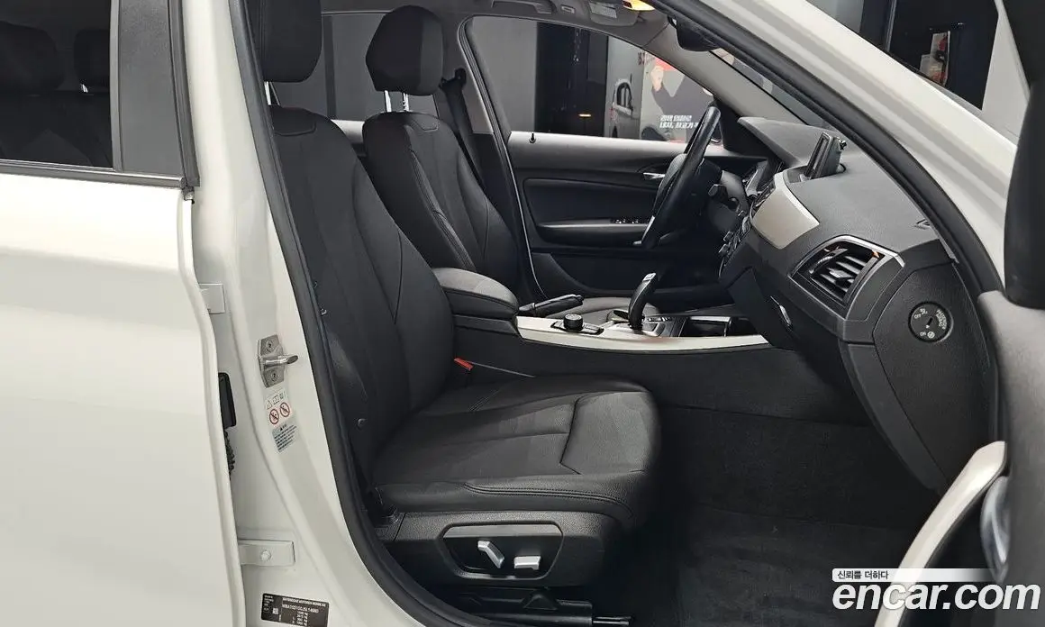 BMW 1 серия 2018 2.0 автомат (гидро), фото 15