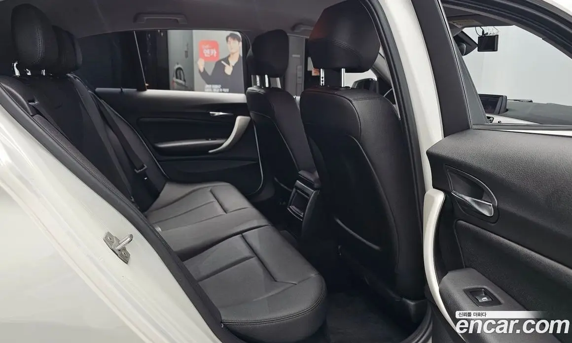 BMW 1 серия 2018 2.0 автомат (гидро), фото 16