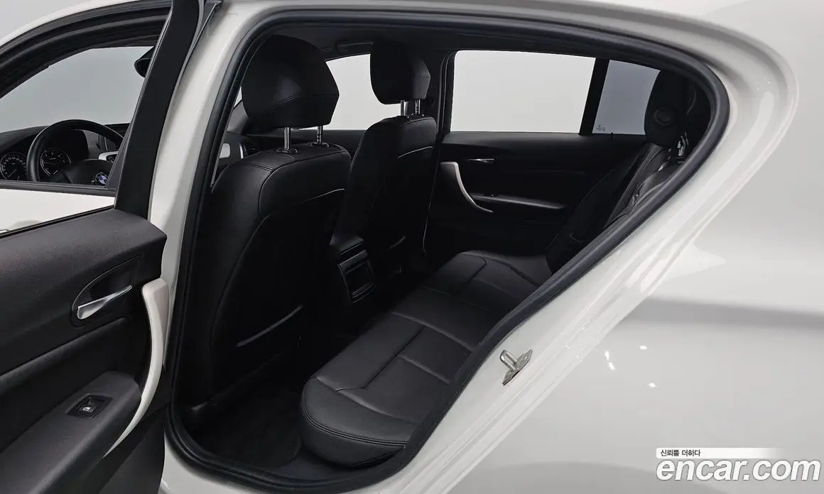 BMW 1 серия 2018 2.0 автомат (гидро), фото 17